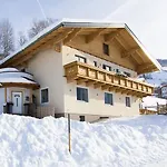 Eisbauer Farm stay *